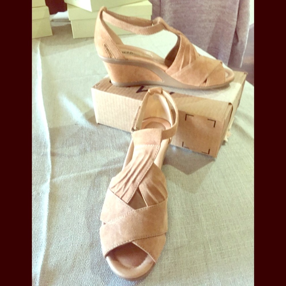 Wedge sandals
